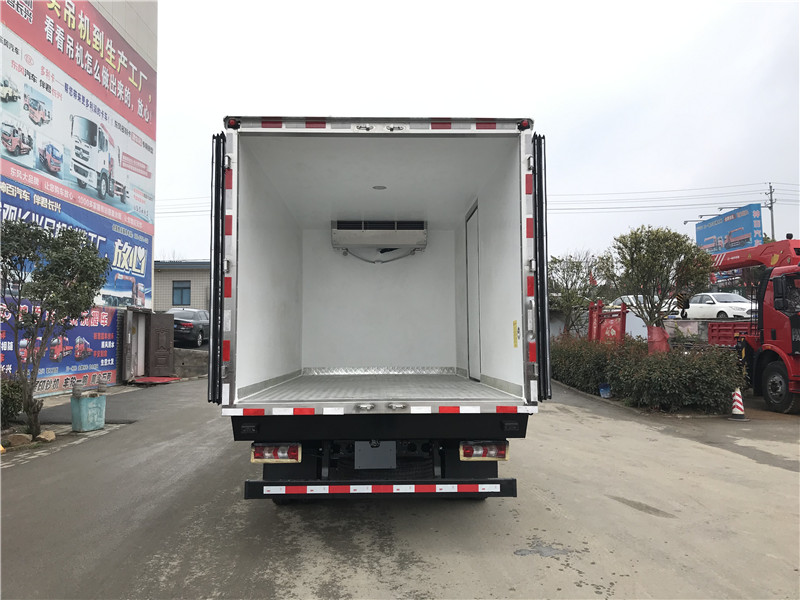國(guó)六 江淮帥鈴E4.2米藍(lán)牌冷藏車(chē)